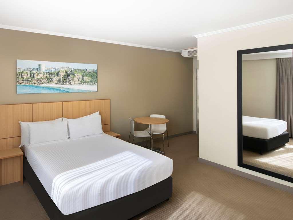 Mercure Sydney Manly Warringah Room photo